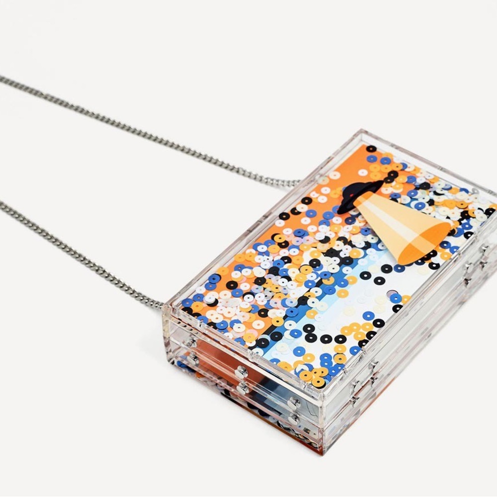 Zara Acrylic Pelxi Box Clutch Beach scene UFO Sequin Chain Strap Unique Alien